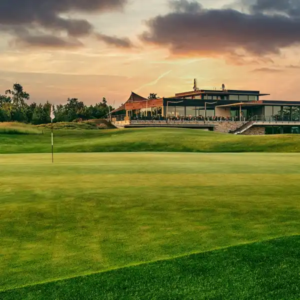 Albatross Golf Resort